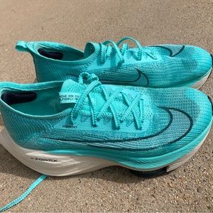 Nike Air Zoom Fly Next% mens 8/Women’s 9.5